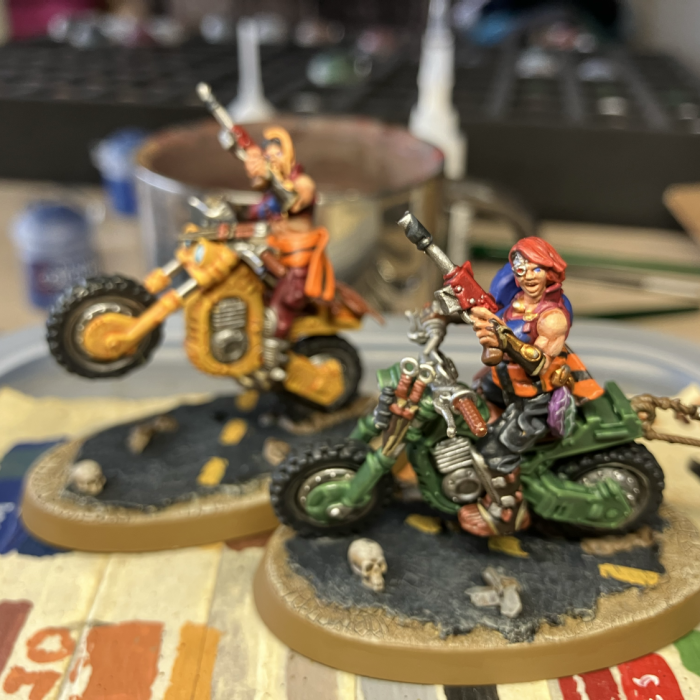 Two Escher biker conversions on Ash Wastes bases, armed with las guns