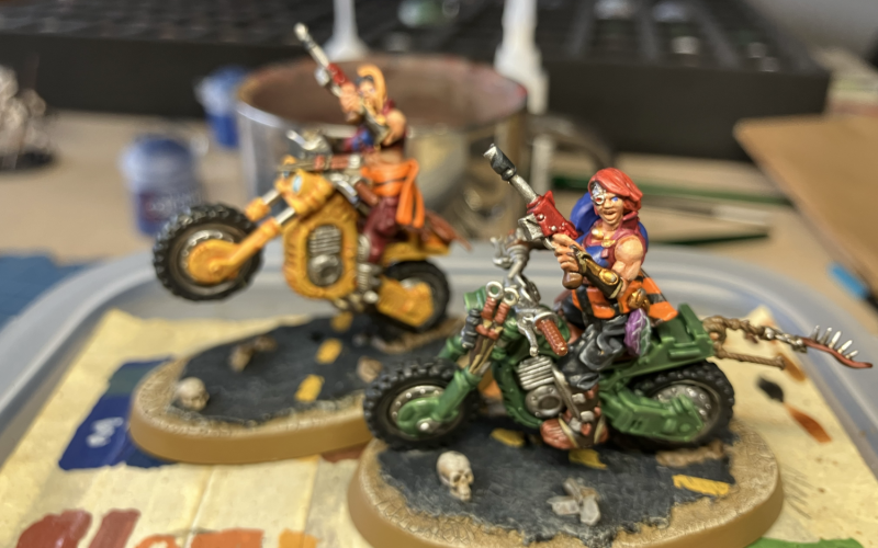 Two Escher biker conversions on Ash Wastes bases, armed with las guns