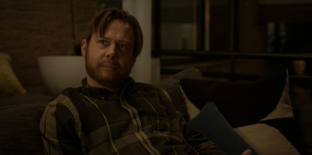 Jimmi Simpson in Dark Matter with a little pudge.