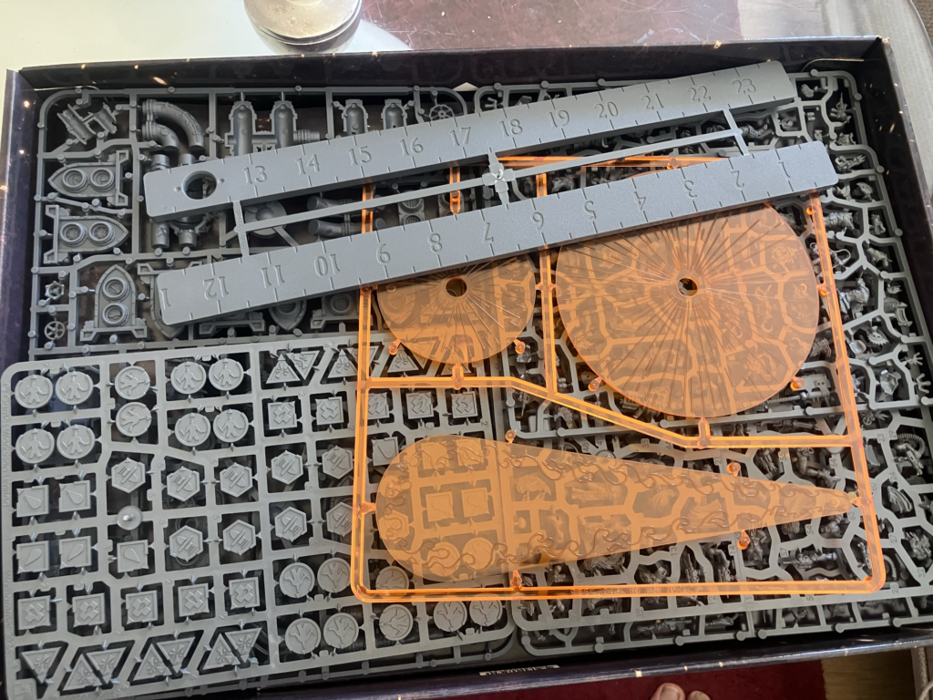The first view when opening the Necromunda Core Box